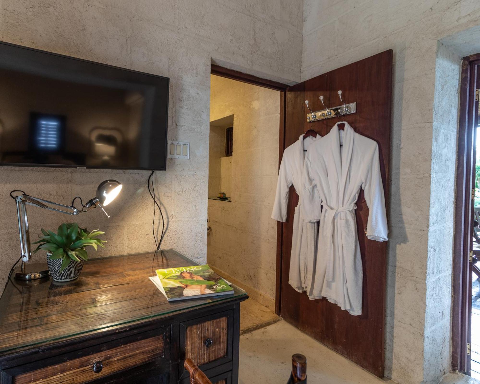 Sweetfield Manor Otel Bridgetown Dış mekan fotoğraf