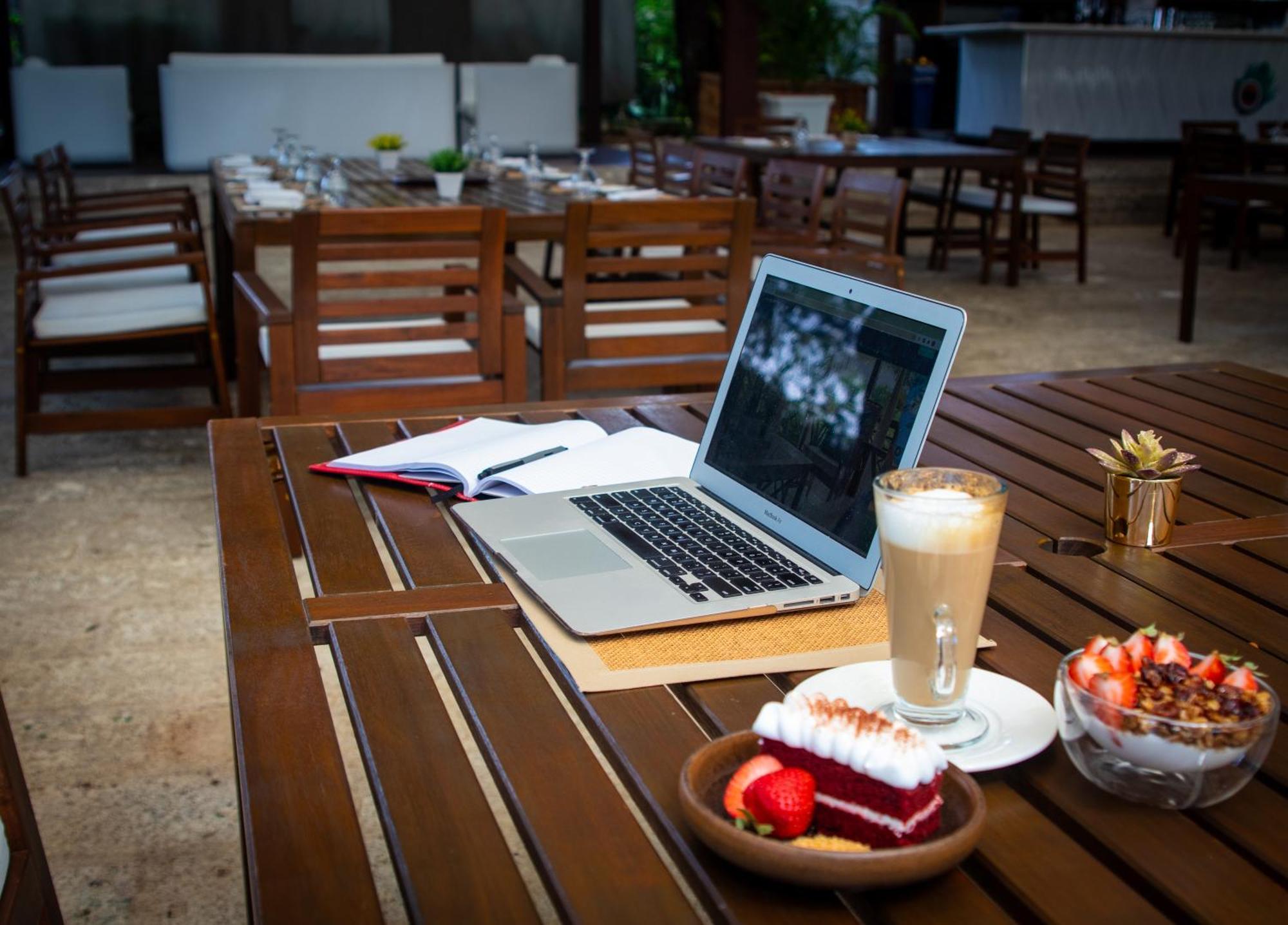 Sweetfield Manor Otel Bridgetown Dış mekan fotoğraf